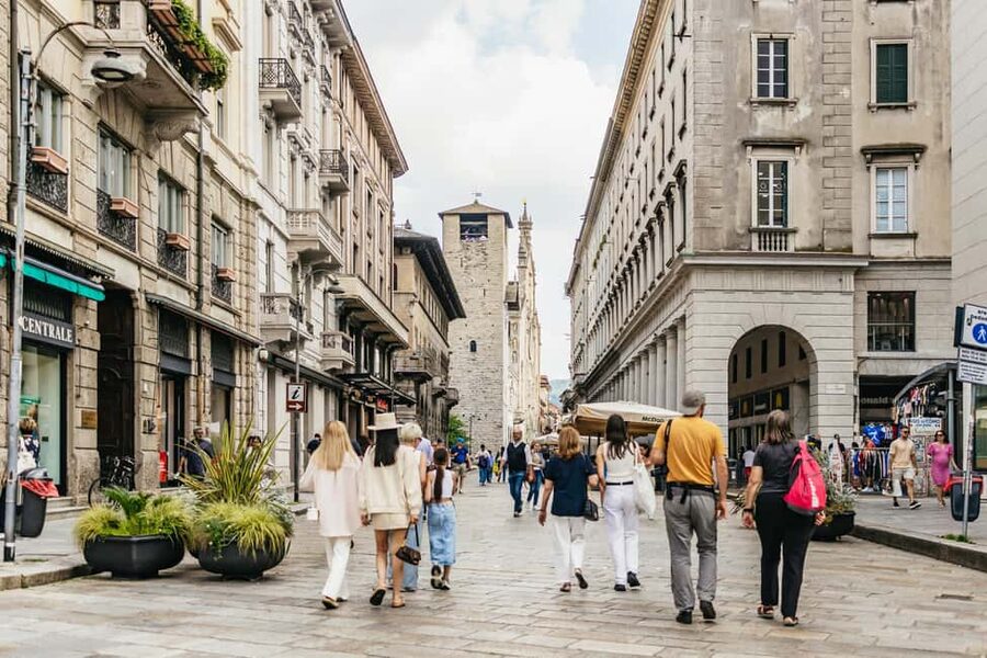 From Milan: Lake Como Cruise with Visits to Como & Bellagio - Public boat or private boat?