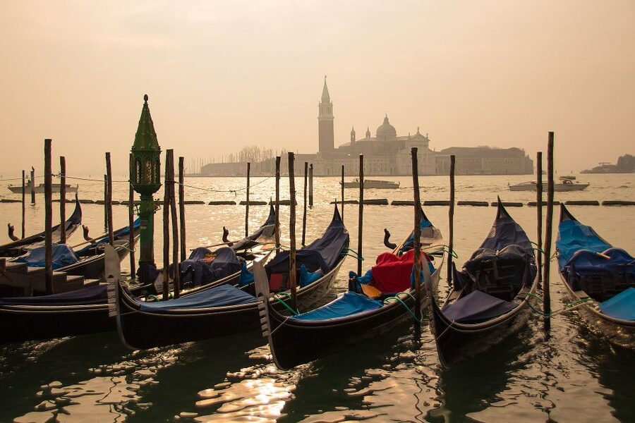 From Milan: Venice and Verona Full-Day Tour by Train - What the tour leader adds