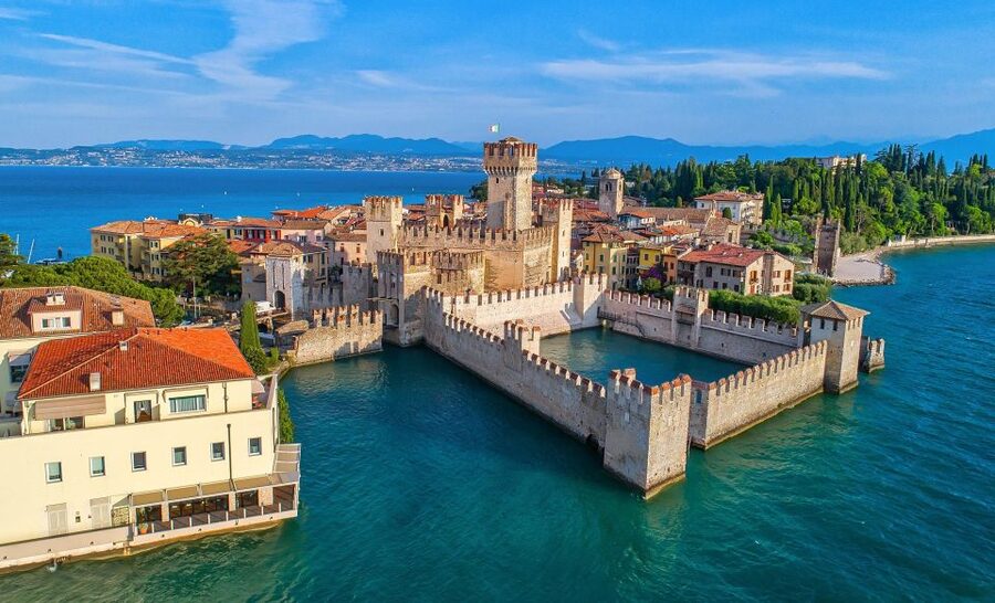From Milan: Verona, Sirmione and Lake Garda with Boat Cruise - Starting beside Hotel Gallia in Milan