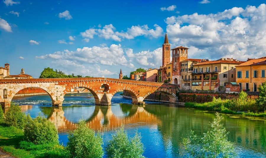 From Milan: Verona, Sirmione and Lake Garda with Boat Cruise - Sirmione on foot: castle walls and limited free time
