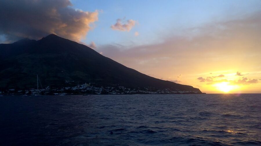 From Milazzo: Panarea & Stromboli Cruise Excursion - The volcanic islets between Panarea and Stromboli
