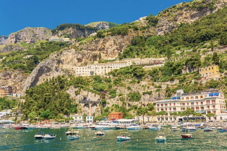 From Naples: Ferry to Amalfi and Positano - Crowds, delays, and the public ferry reality