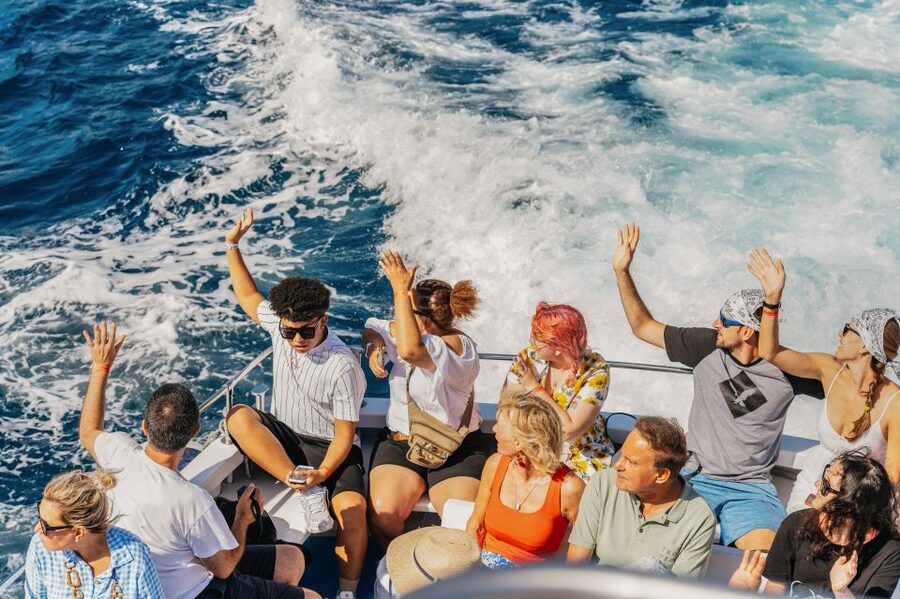 From Naples: Gulf of Naples & Capri Sightseeing Boat Tour - Crossing the Gulf with Mount Vesuvius ahead