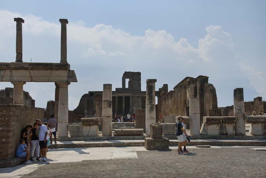 From Naples: Pompeii and Vesuvius Guided Day Trip with Lunch - Value, flexibility, and limits