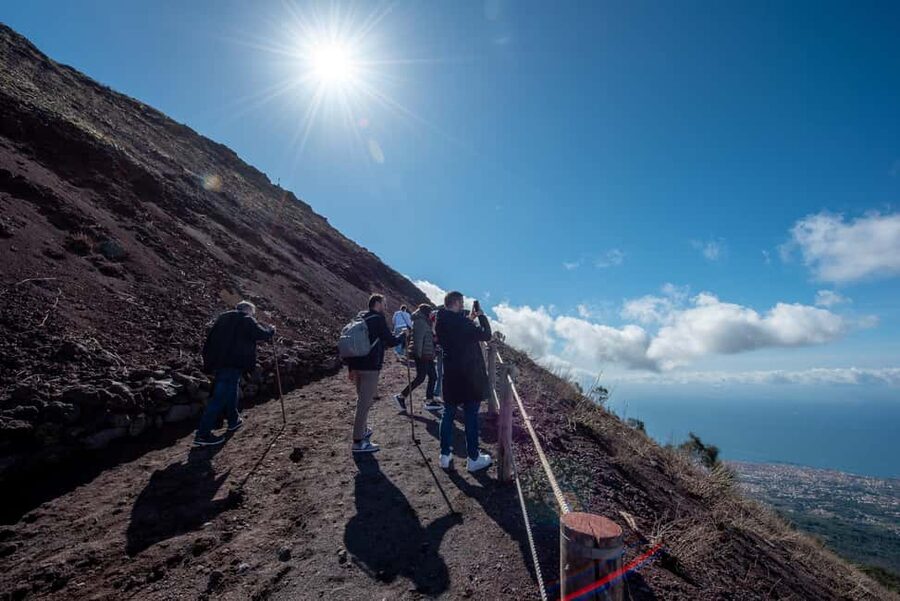 From Naples: Pompeii and Vesuvius Guided Day Trip with Lunch - Meeting at Starhotels Terminus
