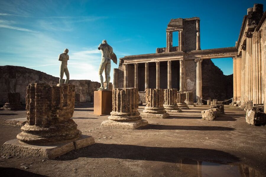 From Naples: Ruins of Pompeii - Entering Pompeii and getting organized