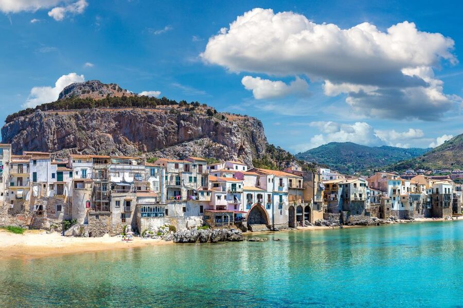 From Palermo: Monreale and Cefalù Half-Day Trip - Lunch beside the water
