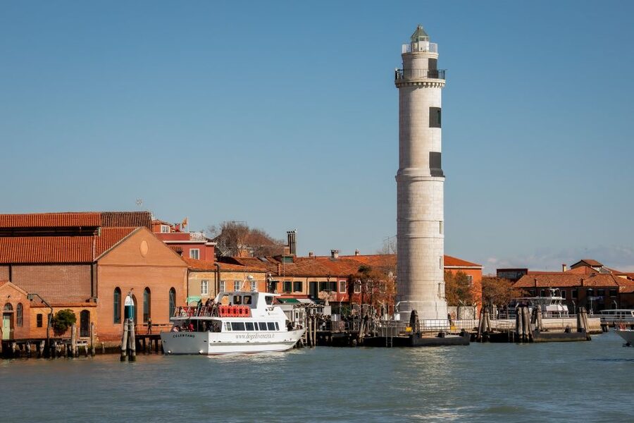 From Punta Sabbioni: Venice, Murano & Burano Guided Tour - Who should book this island combination
