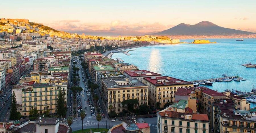 From Rome: Pompeii and Naples Day Trip by High-Speed Train - Reaching Pompeii from Naples