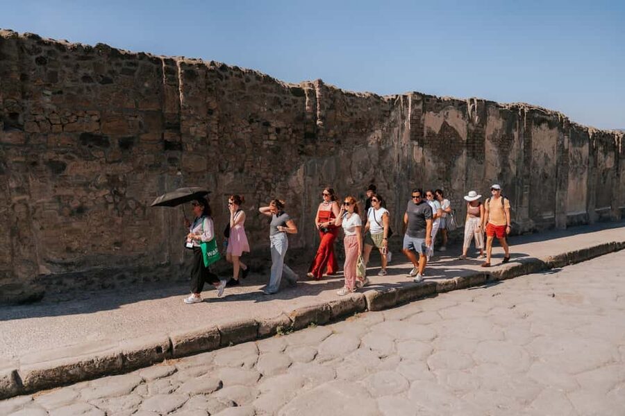 From Rome: Pompeii with Expert Guide & Amalfi Coast Day Trip - Pompeii with an archaeologist