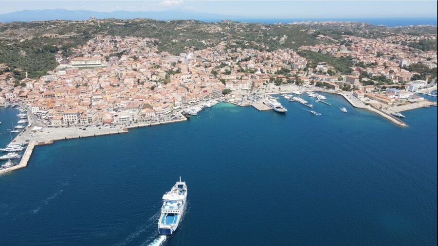 From Santa Teresa Gallura: La Maddalena Full-Day Boat Tour - Pink Beach is a protected sight from the water