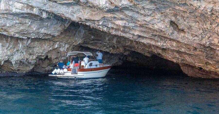 From Sorrento: Capri Island Day Trip with Boat Cruise - The Capri circuit, from the Scugnizzo statue to Punta Carena