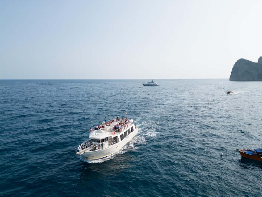 From Sorrento/Nerano: Capri Island Cruise with Guide Onboard - The optional €25 to €26 island shuttle