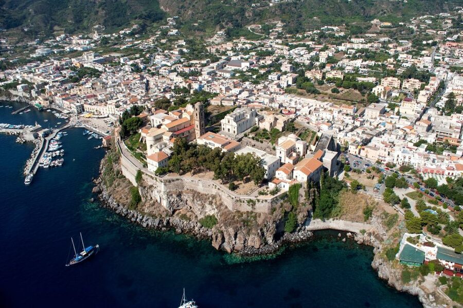 From Taormina: Lipari and Vulcano Mini Cruise Aeolian Tour - The boat crossing from Milazzo