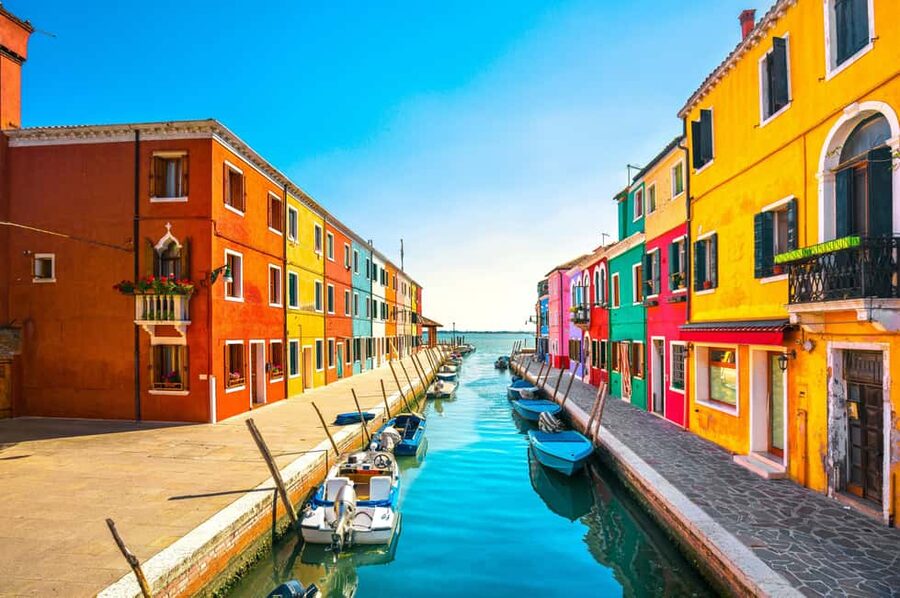 From Venice: Murano & Burano Guided Tour by Private Boat - Murano: glassmaking with a shopping stop