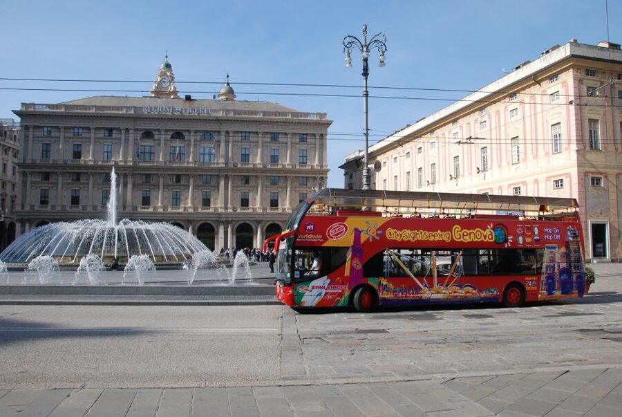 Genoa: Hop-on Hop-off Tour Ticket - The red line through Genoa’s grand center