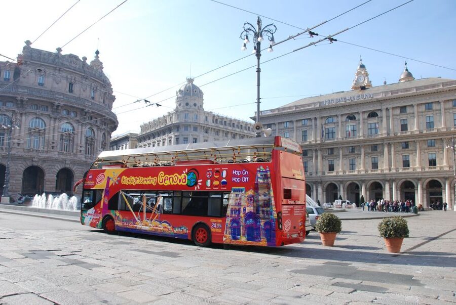 Genoa: Hop-on Hop-off Tour Ticket - Timing, crowds, and comfort on board