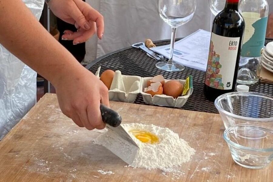 Genova: Homemade Pasta & Pesto Local Chef Class with Wine - A warm welcome in Genoa’s old center