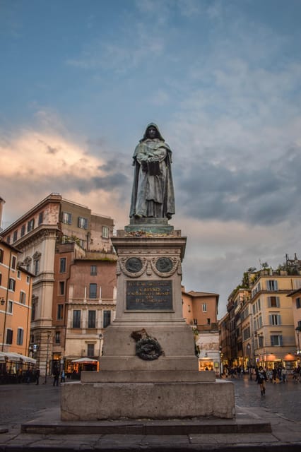 Ghosts, Legends & Mysteries of Rome Tip-Based Walking Tour - Campo de Fiori closes the walk
