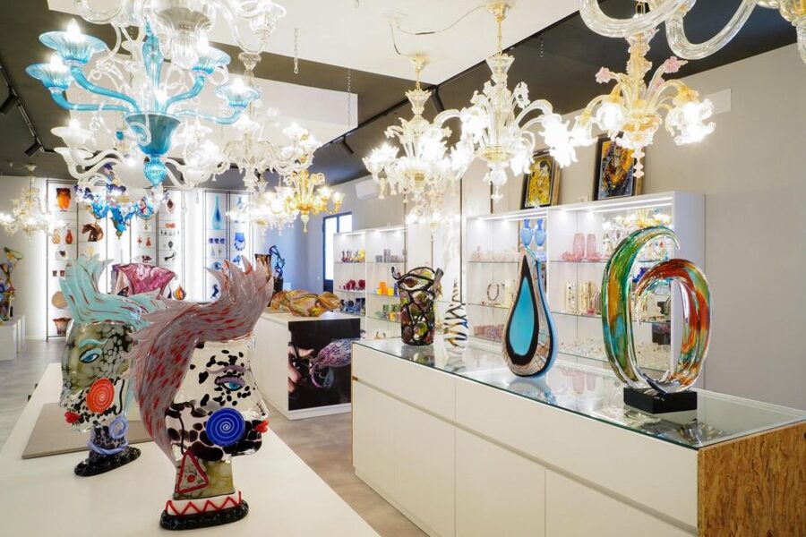 Glass Blowing Show Visit Murano Glass Factory & Showroom OMG - Key points to know before you go