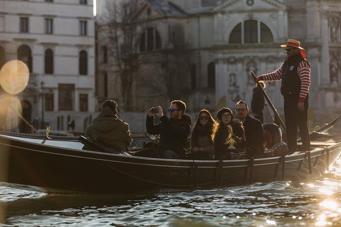 Grand Canal Gondola Experience with Live Commentary™ - Ombra del Leone and Ca’ Giustinian