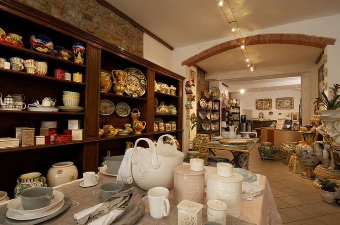 Handmade Tuscan Ceramics Masterclass in Montelupo - Meeting Matteo at the Montelupo shop