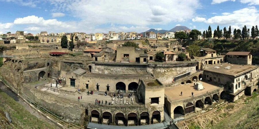 Herculaneum: Skip-the-Line Entry Ticket with Audio Guide - The houses reveal Roman life in surprising detail
