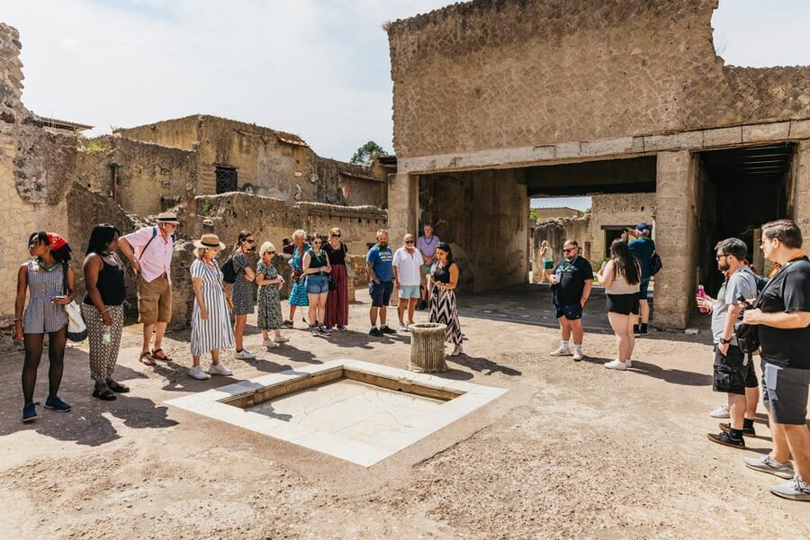 Herculaneum: Skip-the-Line Guided Tour with Archaeologist - What the two-hour format does well