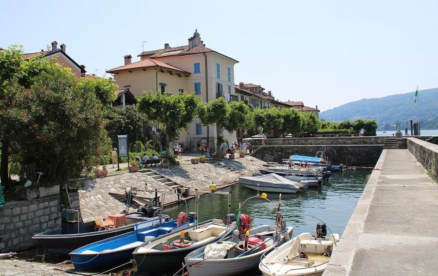 Isola dei Pescatori and Isola Bella Hop-on Hop-off Boat - Isola Bella and the Borromean palace