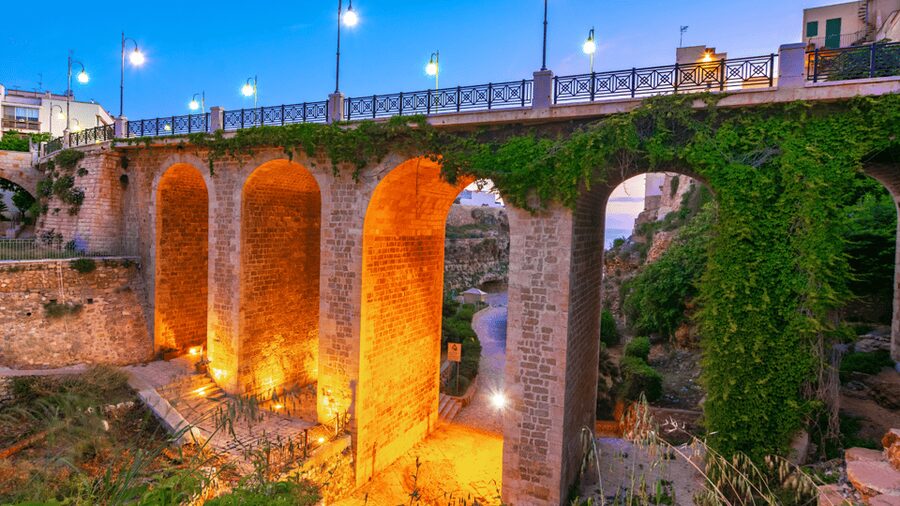 Itria Valley: Polignano, Ostuni, and Locorotondo, from Bari - Locorotondo: the quietest and smallest stop