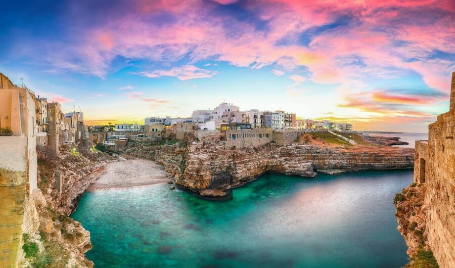 Itria Valley: Polignano, Ostuni, and Locorotondo, from Bari - Polignano a Mare: the most dramatic first stop