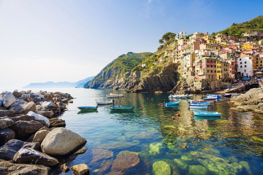 La Spezia: Cinque Terre and Portovenere Full-Day Boat Tour - Red rocks, Scoglio Ferale, and Le Rosse