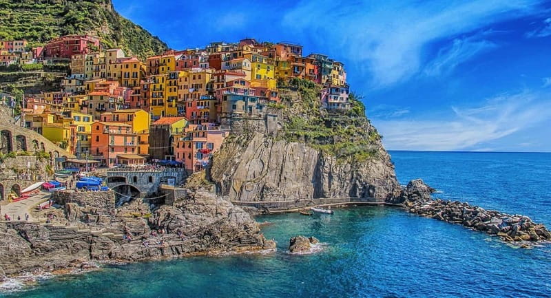 La Spezia : Morning or Sunset Cinque Terre Tour & Aperitif - Why seeing Cinque Terre from a boat matters