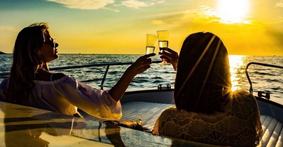 La Spezia: Sunset Boat Tour with Aperitivo and Snacks - Key points before you book