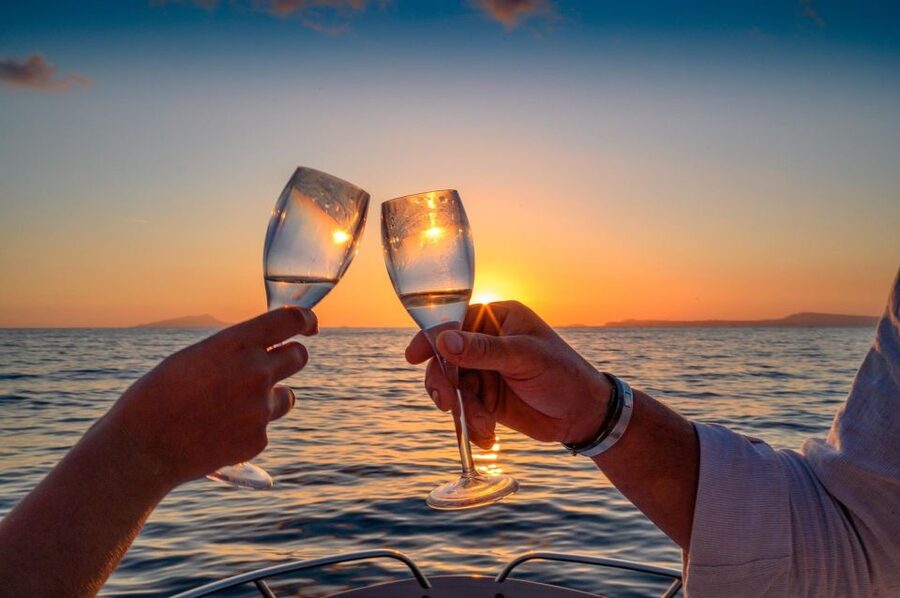 La Spezia: Sunset Boat Tour with Aperitivo and Snacks - Portovenere and the famous San Pietro view