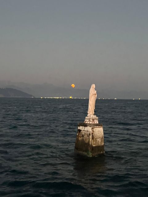 La Spezia: Sunset Boat Tour with Aperitivo and Snacks - What the captain adds to the ride