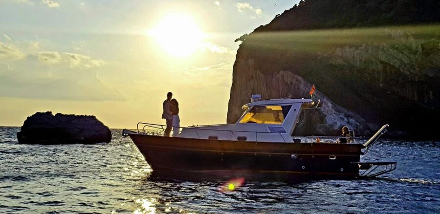 La Spezia: Sunset Boat Tour with Aperitivo and Snacks - Practical details that affect your evening