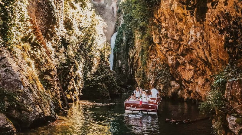 Lake Como: Classic Boat Private Tour - Choosing between 30 minutes, one hour, and two hours