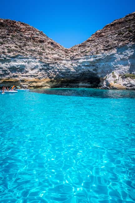 Lampedusa: Yacht excursion, swimming stops and typical lunch - Muro Vecchio, sea caves and the north coast