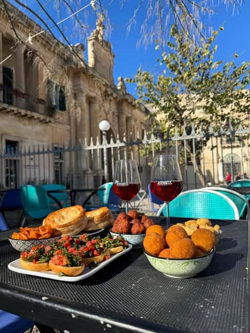 Lecce: Guided Street Food Walking Tour with Food and Wine - Starting at Porta Rudiae with coffee in hand