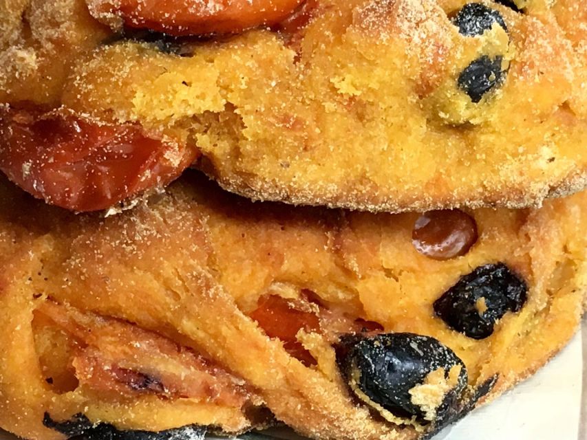 Lecce: Street Food Tasting and Sightseeing Tour - Piazza Duomo, an enclosed stage of stone