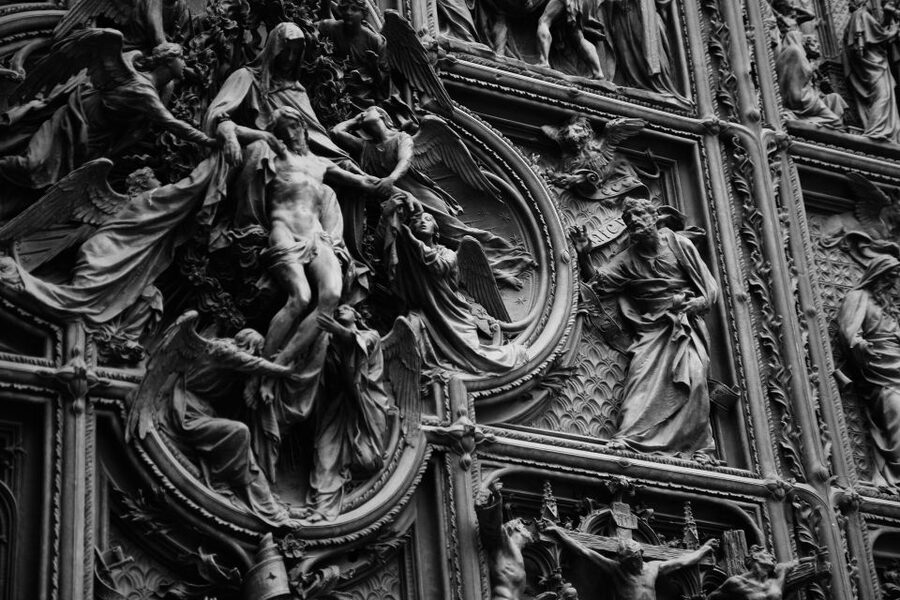 Milan: Cathedral and Terraces Guided Experience - Guides who make the two hours worthwhile