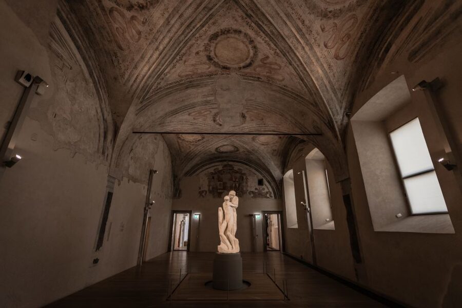 Milan: City Highlights Walking Tour with The Last Supper - Sforza Castle and its open courtyards