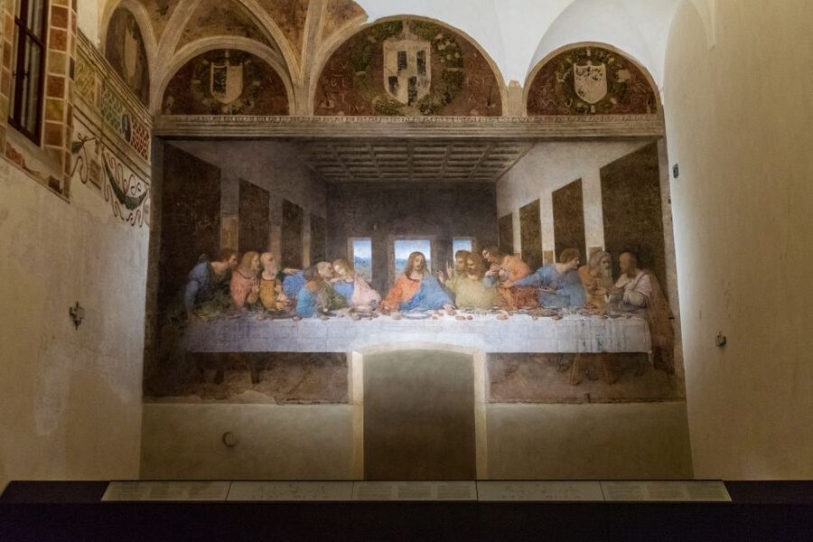 Milan: Duomo and The Last Supper Skip-the-Line Guided Tour - Meeting at the Mondadori bookshop by the Duomo