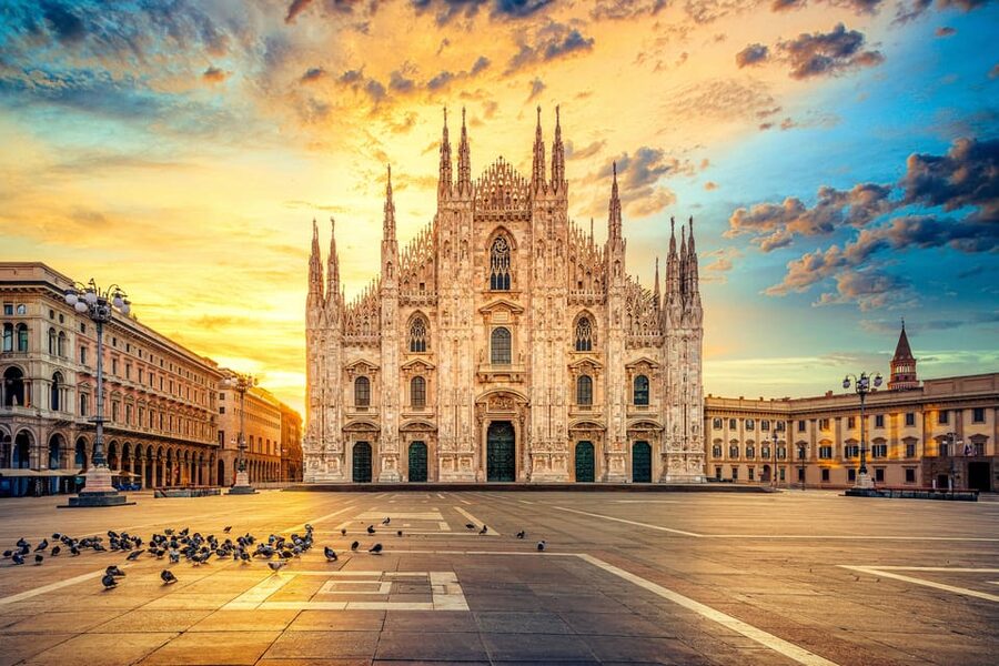 Milan Duomo Cathedral and Rooftop Terrace Guided Tour - What the cathedral commentary adds