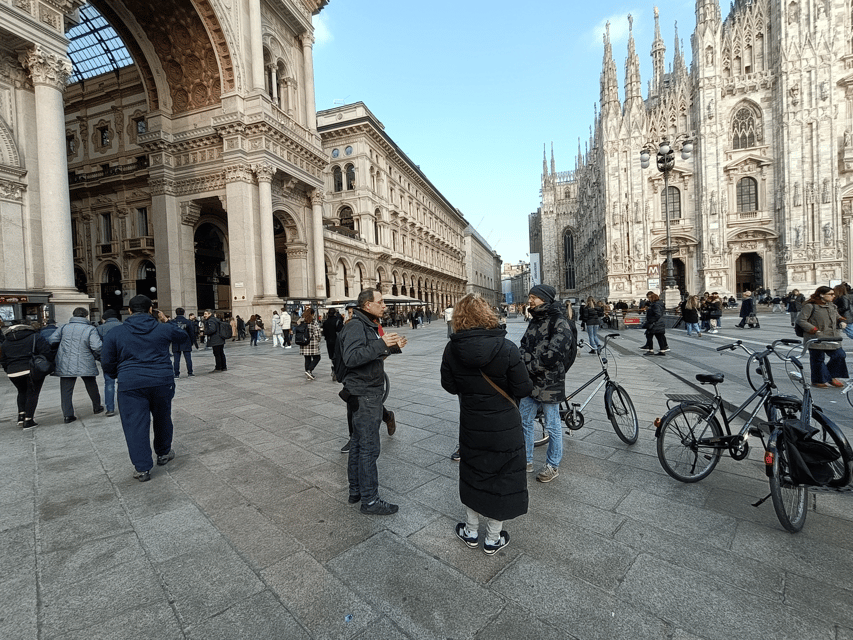 Milan: Guided Bike Tour - Sforza Castle and the Peace Arch