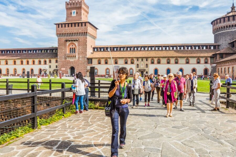Milan: Guided Walking Tour & Last Supper Visit with Ticket - Guide quality and group experience