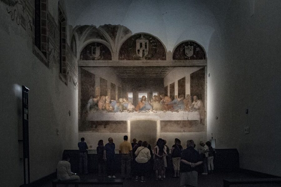 Milan: Guided Walking Tour with Last Supper Skip-the-Line - Seeing The Last Supper at Santa Maria delle Grazie