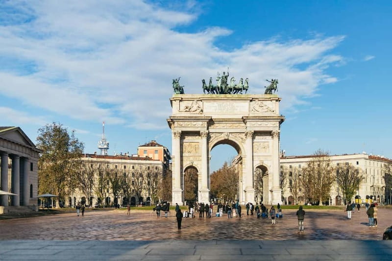 Milan: Hidden Gems Guided Bike Tour - Upscale neighborhoods close to the center