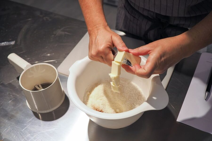 Milan: Italian Cooking Class with Food and Wine - The first taste: snacks before the serious work